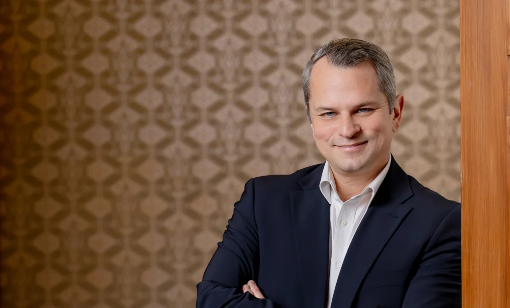 Arbeitsrechtslotsen - Schulungen im Arbeitsrecht - Über uns - Timothy Ahrens